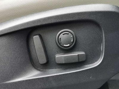2023 LAND Rover DEFENDER thumbnail 25