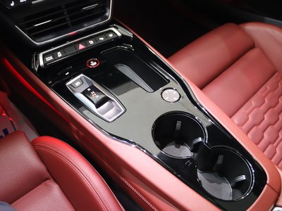 صورة 9 لـ 2025 AUDI S E-TRON GT