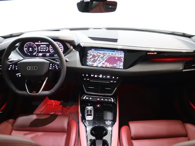 صورة 5 لـ 2025 AUDI S E-TRON GT