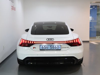 صورة 3 لـ 2025 AUDI S E-TRON GT