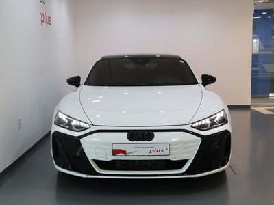 صورة 2 لـ 2025 AUDI S E-TRON GT