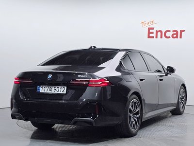2023 BMW 5 SERIES 照片 4