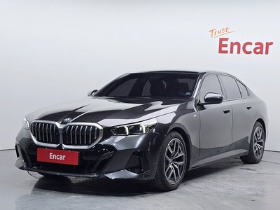 2023 BMW 5 SERIES 照片 1