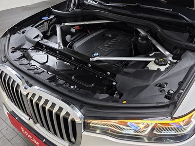 2021 BMW X7 photo 7
