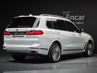 2021 BMW X7 photo 4