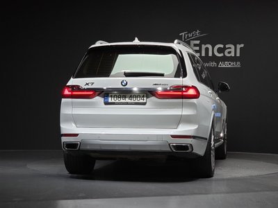 2021 BMW X7 photo 3