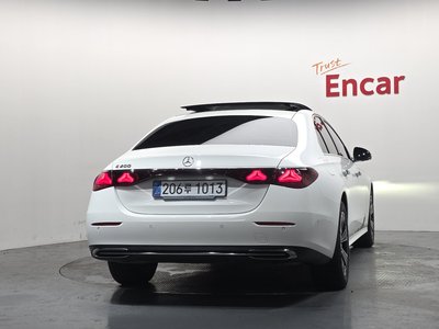 2025 Mercedes-BENZ E-CLASS 照片 3