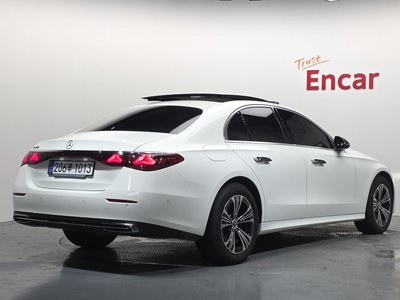 2025 Mercedes-BENZ E-CLASS 照片 4
