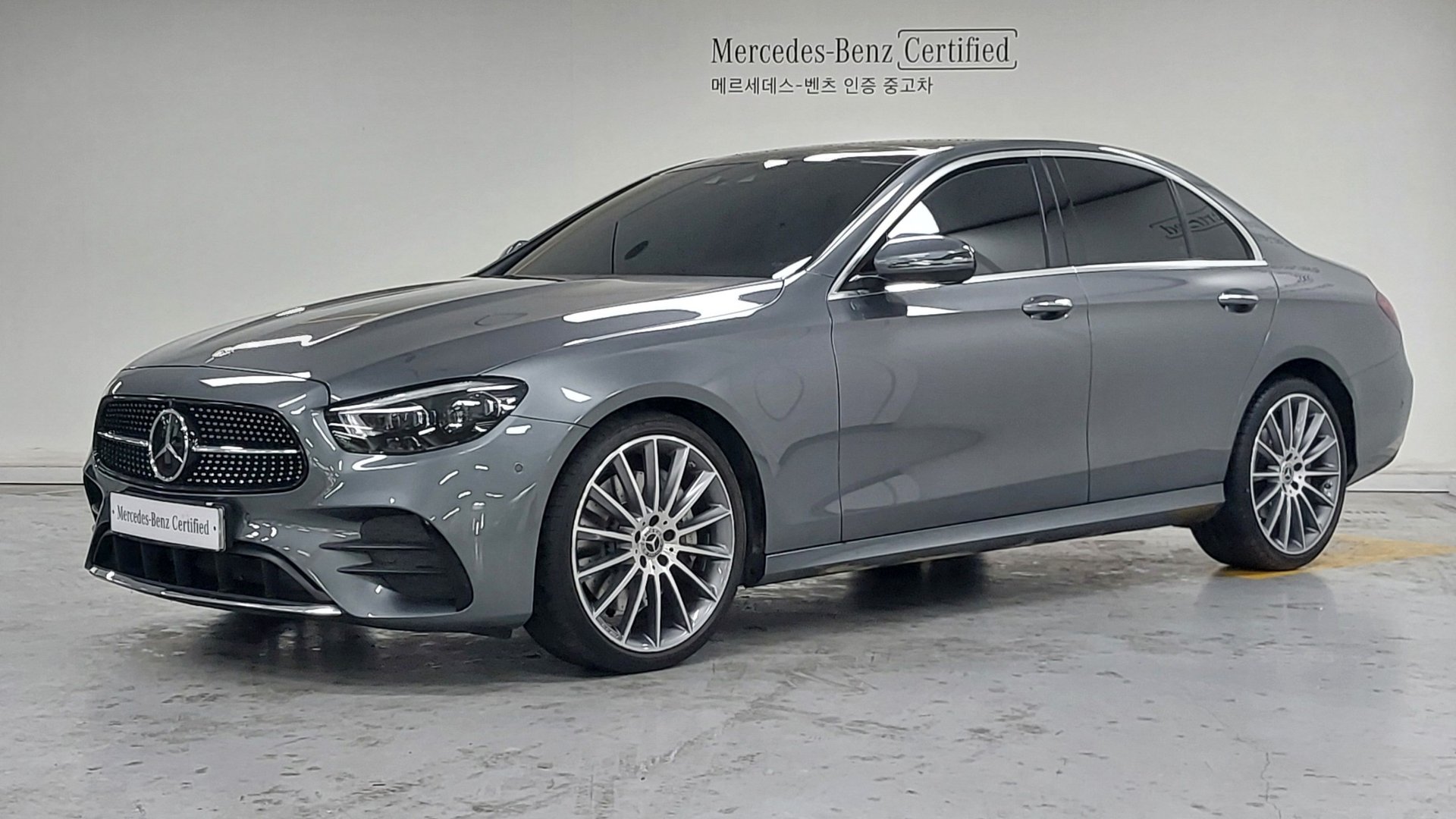 MERCEDES-BENZ E-CLASS - View 1