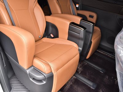 2026 Toyota VELLFIRE — фото 10