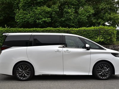 2026 Toyota VELLFIRE — фото 7