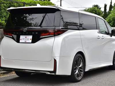 2026 Toyota VELLFIRE — фото 2