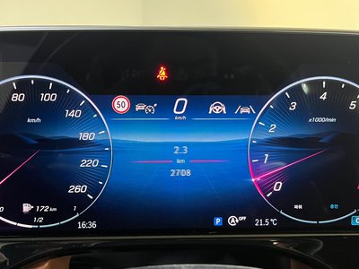 MERCEDES-BENZ E-CLASS - 8