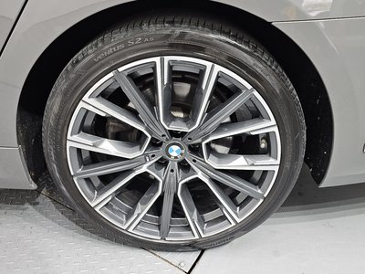 BMW 7 SERIES - 8