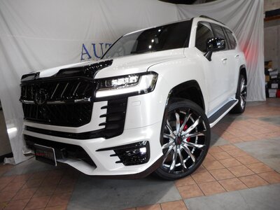 TOYOTA LAND CRUISER 300