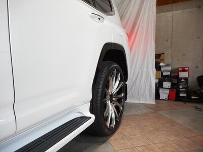 TOYOTA LAND CRUISER 300 - 8