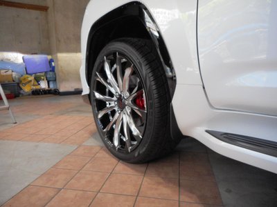 TOYOTA LAND CRUISER 300 - 7