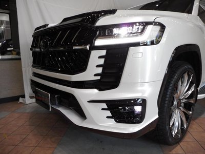 TOYOTA LAND CRUISER 300 - 3