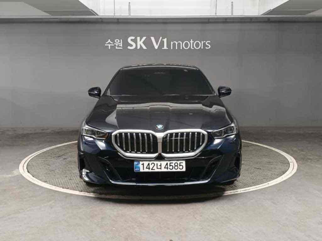 BMW 5 SERIES - View 1