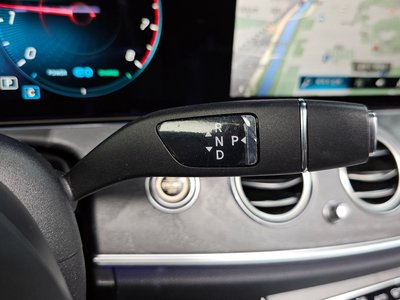 MERCEDES-BENZ E-CLASS - 9