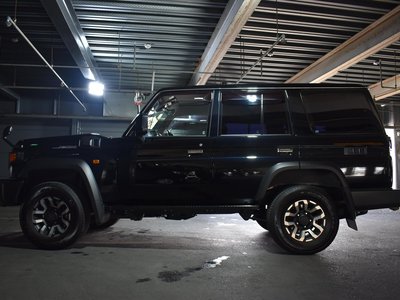 TOYOTA LAND CRUISER 70 - 8