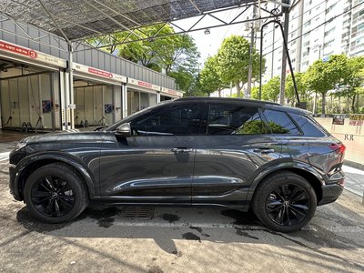 AUDI Q6 - 6