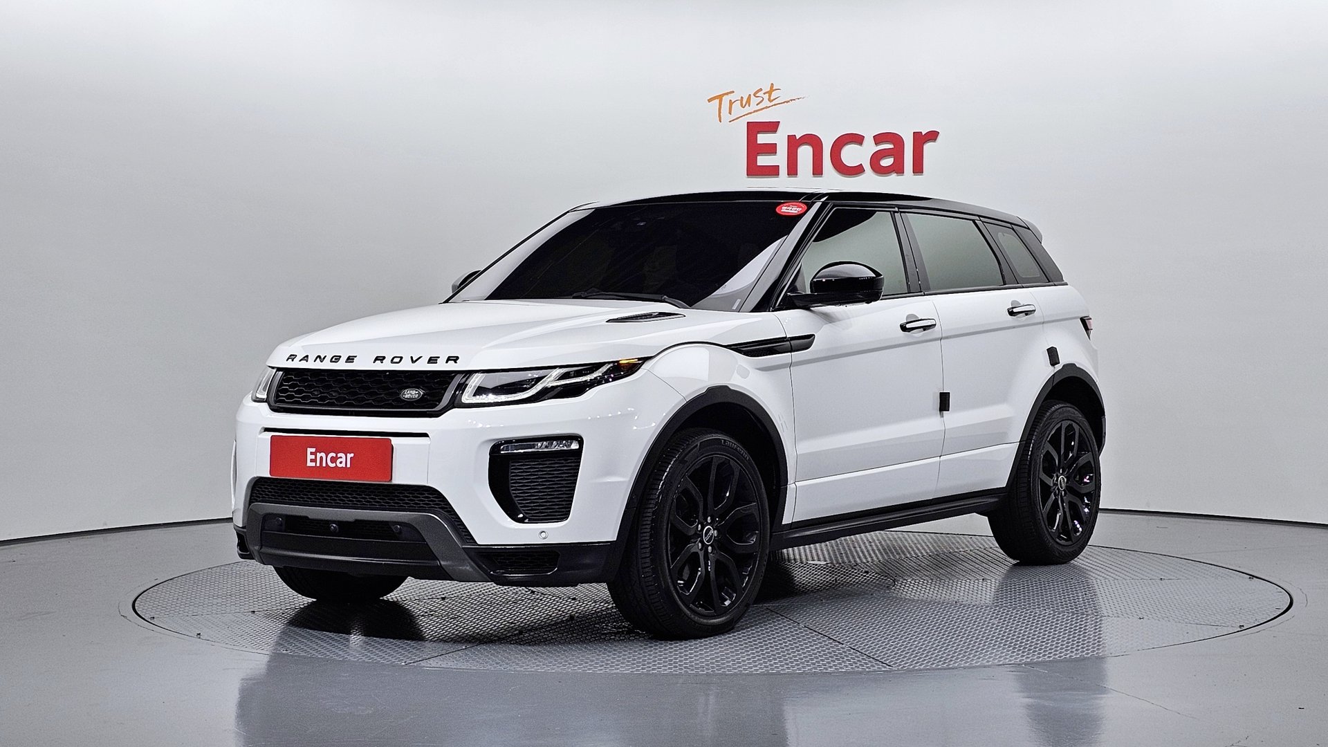 LAND ROVER RANGE ROVER EVOQUE - View 1
