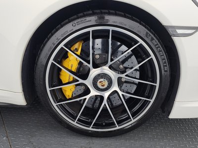PORSCHE 911 - 8