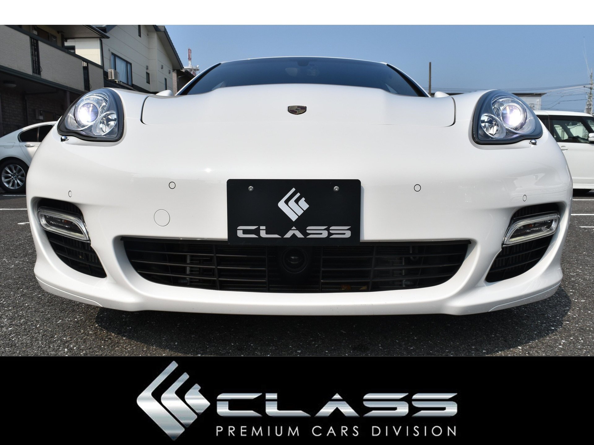 PORSCHE PANAMERA - View 1