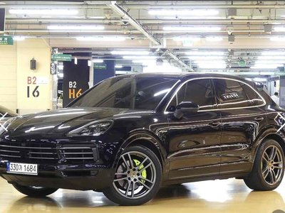 PORSCHE CAYENNE - 1