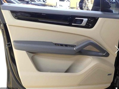 PORSCHE CAYENNE - 10