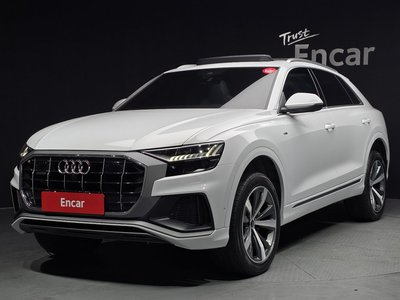 AUDI Q8 - 1