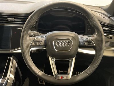 AUDI Q8 - 7