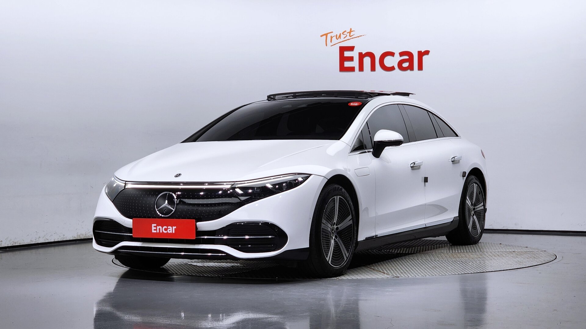 MERCEDES-BENZ EQS - View 1