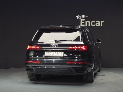 صورة 4 لـ 2023 AUDI Q7
