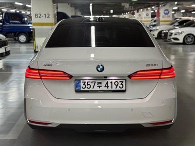 2025 BMW 5 SERIES — фото 5