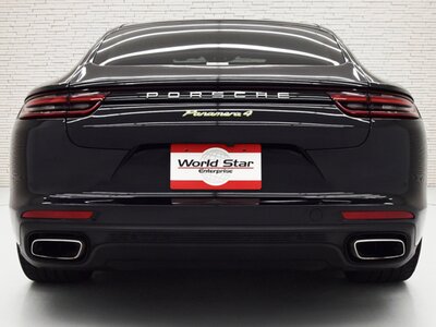 PORSCHE PANAMERA - 4