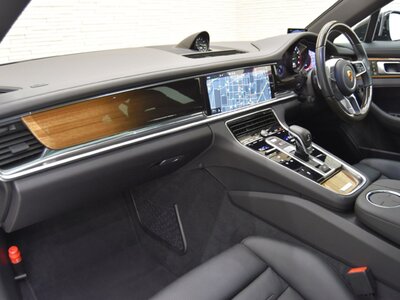 PORSCHE PANAMERA - 8