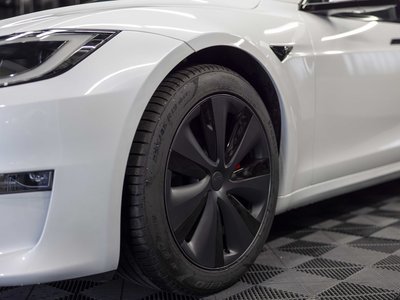 TESLA MODEL S - 9