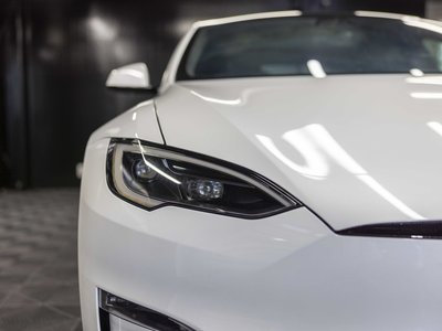 TESLA MODEL S - 5