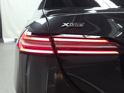 2025 BMW 5 SERIES photo 10