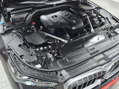 2025 BMW 5 SERIES photo 7