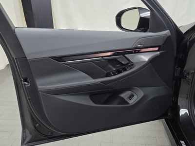2025 BMW 5 SERIES — миниатюра 14