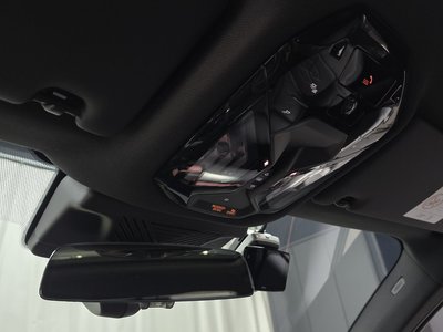 2025 BMW 5 SERIES — миниатюра 26