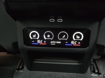 2025 BMW 5 SERIES — миниатюра 27
