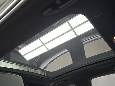 2025 BMW 5 SERIES — миниатюра 23