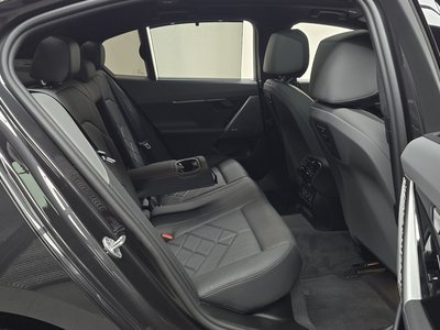 2025 BMW 5 SERIES — миниатюра 17