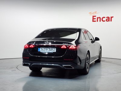 MERCEDES-BENZ E-CLASS - 4