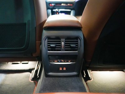 2021 BMW 4 SERIES photo 9