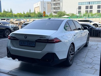 2025 BMW I5 photo 4